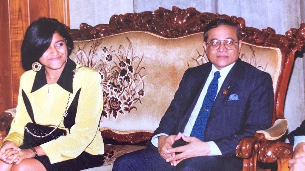 Maldives State Health Minister Dunya Maumoon (left) resigned after  her father, Maumoon Abdul Gayoom (right), was arrested earlier this month.&nbsp;