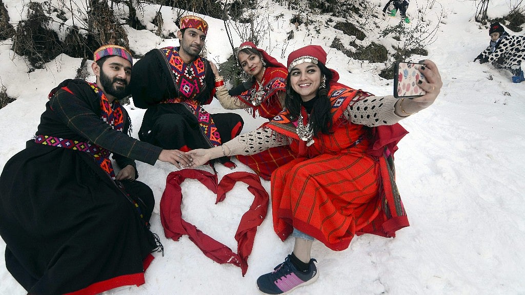 Couples celebrating Valentine’s Day in Himachal Pradesh. 