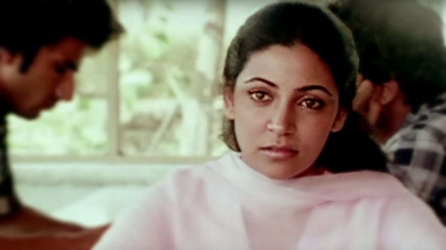 Deepti Naval in <i>Saath Saath.</i>