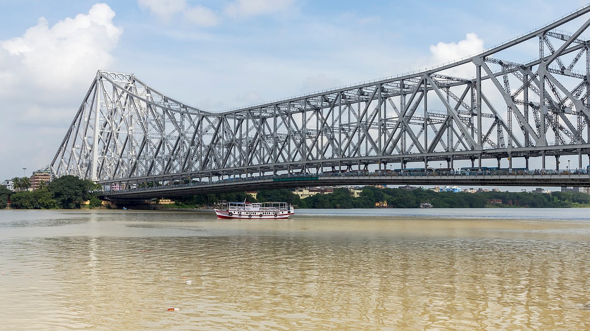 The iconic Howrah Bridge.