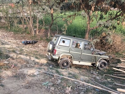 Muzaffarpur: A Mahindra Bolero that lost control and rammed into a government school building crushing 9 kids to death and injuring 24 at Ahiyapur in Muzaffarpur of Bihar on Feb 24, 2018. (Photo: IANS)