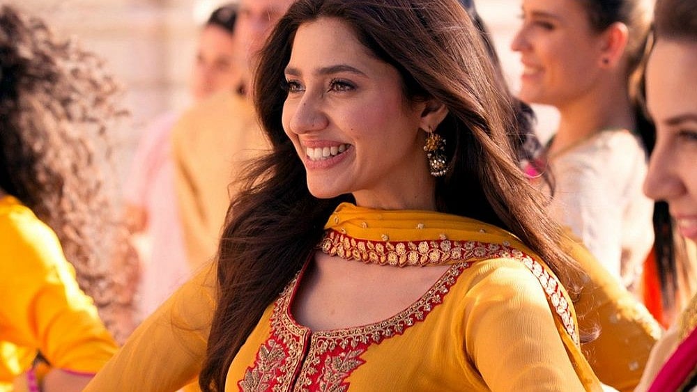 Mahira Khan is killing it with her dance moves. 
