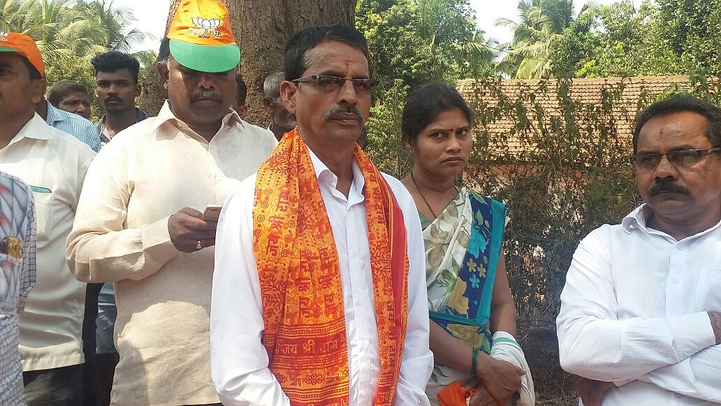 Kamalakar Mesta and Rukmabai parents of Paresh Mesta who was found dead under mysterious circumstances, at the inauguration of a BJP rally. 