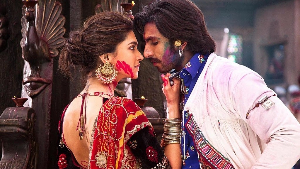 Deepika Padukone and Ranveer Singh in a still from <i>Goliyon Ki Raasleela Ram-Leela</i>.&nbsp;