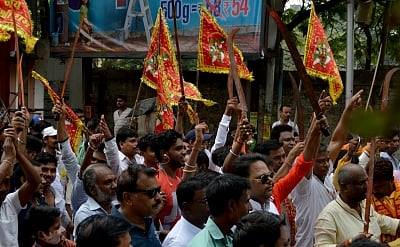 Howrah: Members of Kshatriya Samaj participate in a rally holding naked swords on Ram Navami in Howrah on March 25, 2018. (Photo: IANS)