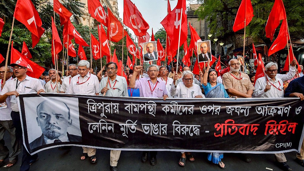 CPI(M) general secretary Sitaram Yehchuri with party leaders Prakash Karat, Suryakanta Mishra, Brinda Karat, Biman Bose, etc, at a rally in Kolkata on Tuesday, 6 March, to protest against vandalizing of Lenin’s statues in Tripura.&nbsp;