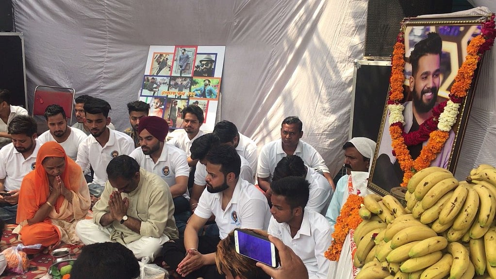 On Ankit Saxena’s birth anniversary, his family and friends organised a prayer meeting and a community kitchen at the spot where he was killed on 1 February. 