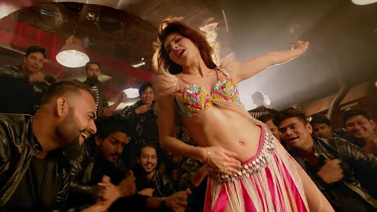Jacqueline Fernandez performs as Mohini in the remake of <i>Ek Do Teen</i> from <i>Baaghi 2</i>.&nbsp;