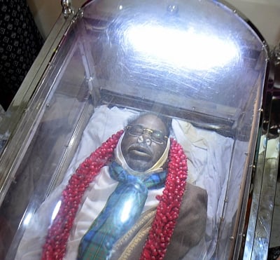 Chennai: The mortal remains of M. Natarajan, husband of expelled and now jailed AIADMK leader V.K. Sasikala, kept at his residence as people pay their last respects to him, in Chennai on March 20, 2018. (Photo: IANS)