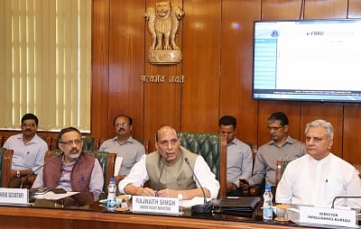 New Delhi: Union Home Minister Rajnath Singh addresses after launching the e-FRRO web portal at a function in New Delhi on April 13, 2018. Also seen Union Home Secretary Rajiv Gauba and the IB Director Rajiv Jain. (Photo: IANS/PIB)
