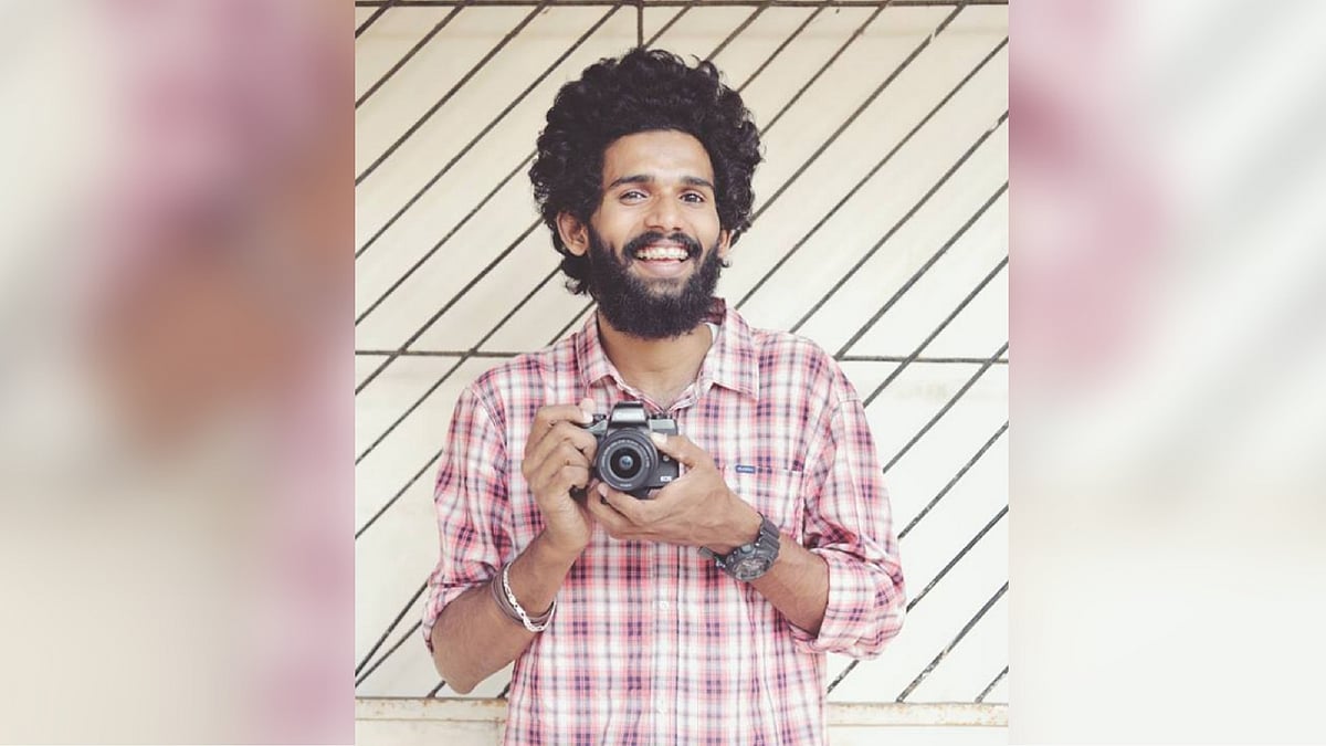 Today, Vishnu is called the ‘vavval’ (meaning bat in Malayalam) photographer.
