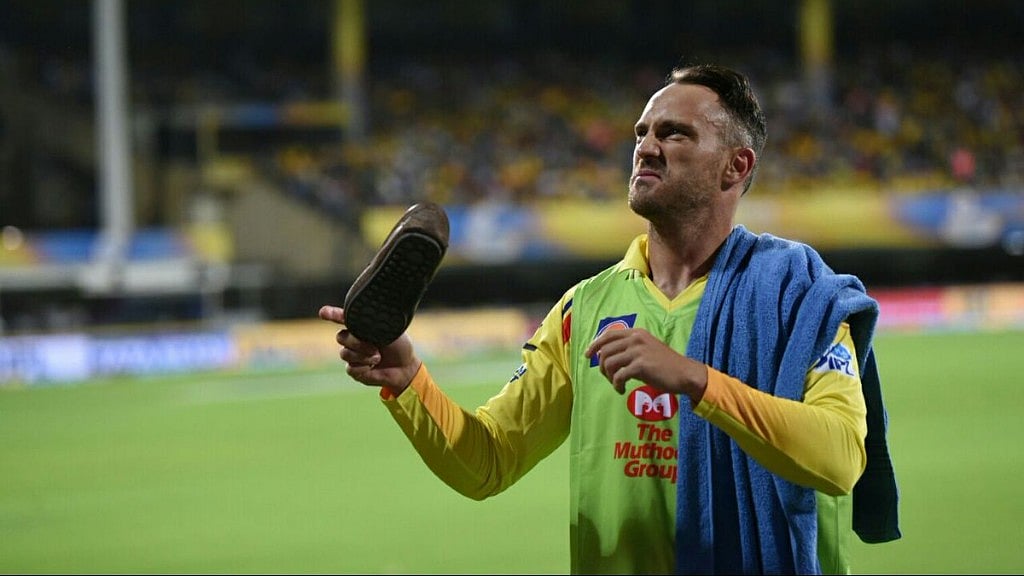 CSK’s Faf Du Plesis picks up the shoe hurled at Ravinder Jadeja