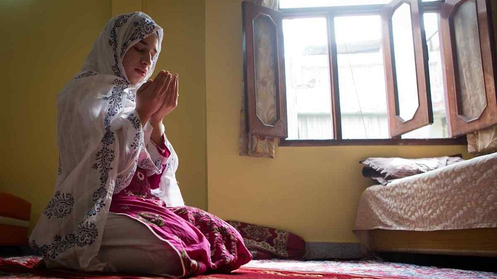 A Muslim woman in Old Delhi offers prayers. Image used for representational purposes.