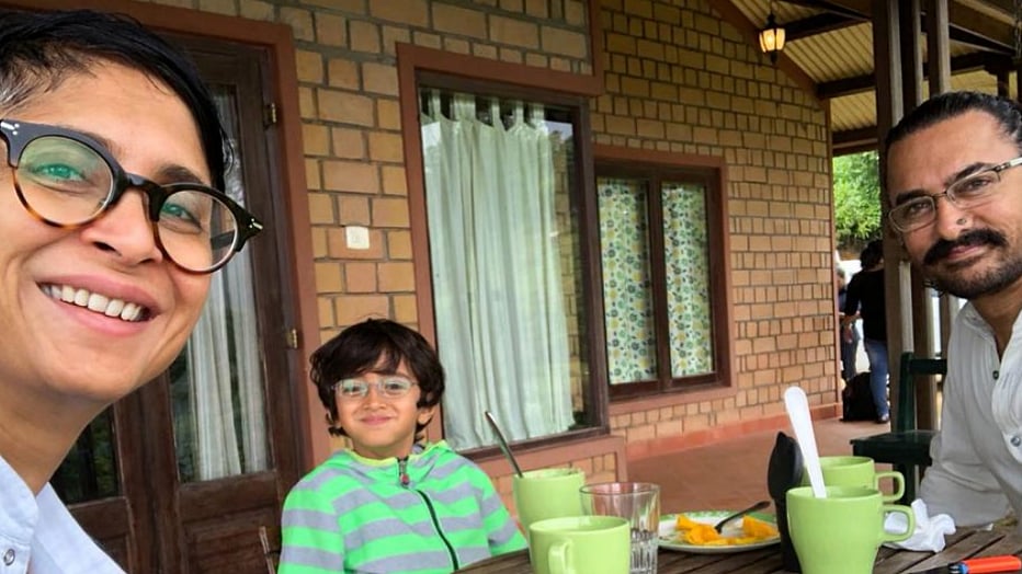Aamir Khan & fam celebrate Mansoor Khan’s 60th birthday in Coonoor. (Photo courtesy: Twitter) 