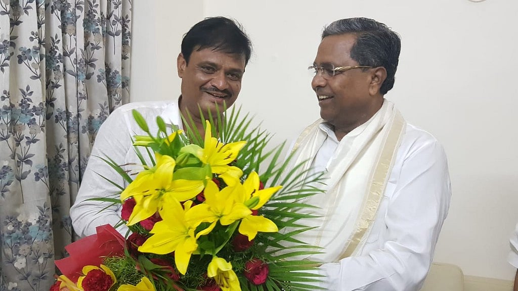 RR Nagar MLA Munirathna with Siddaramaiah.