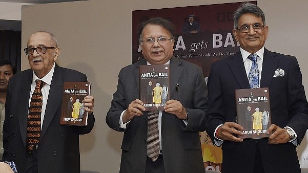 Veteran jurist Fali K Nariman, former CJI Justice (retd) R M Lodha and former Chief Justice of Delhi High Court Justice (retd) A P Shah release the new book of Arun Shourie titled “Anita Gets Bail” in New Delhi on Tuesday, 1 May.