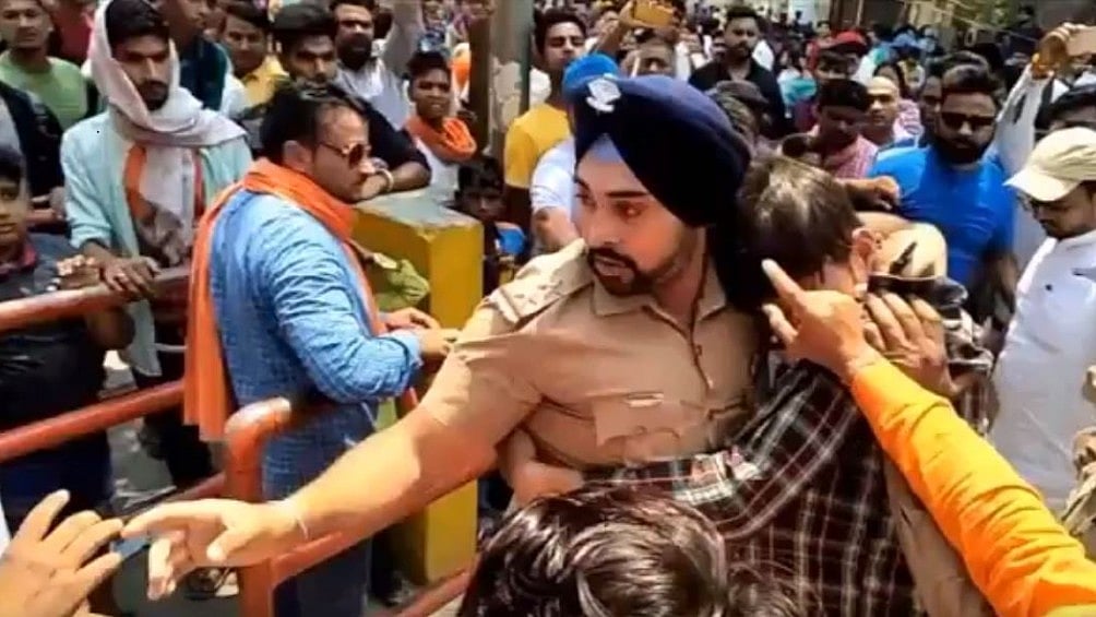 Sub-Inspector Gagandeep protected a Muslim boy against an angry mob. 
