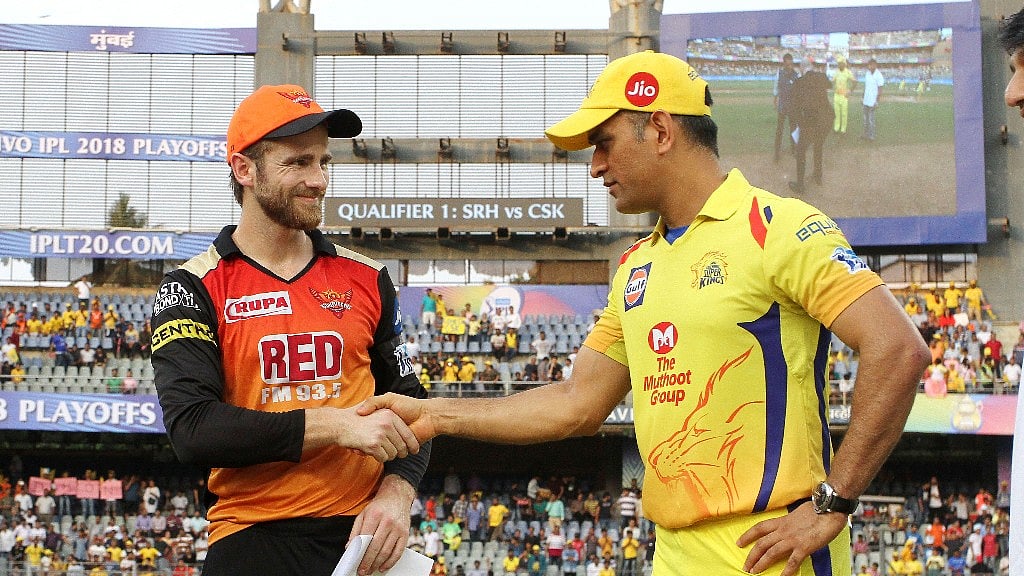 Chennai Super Kings skipper MS Dhoni and Sunrisers Hyderabad’s captain Kane Williamson at the toss during Qualifier 1 of the IPL in Mumbai on Tuesday (22 May 2018)