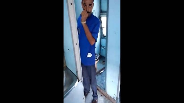 The vendor who allegedly used water from the toilet to make tea. 