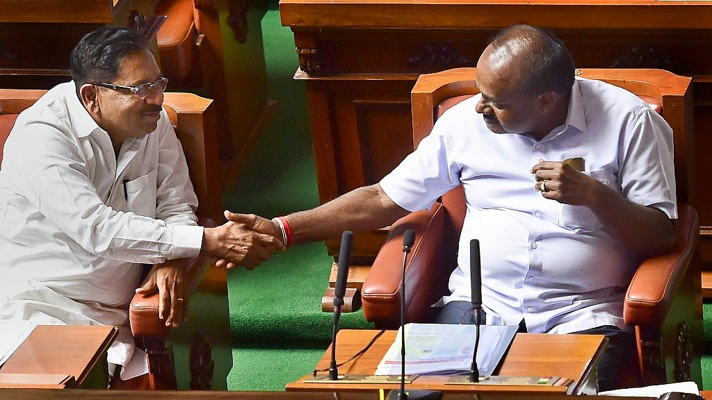 Karnataka Chief Minister HD Kumaraswamy (R) and his deputy G Parameshwara.