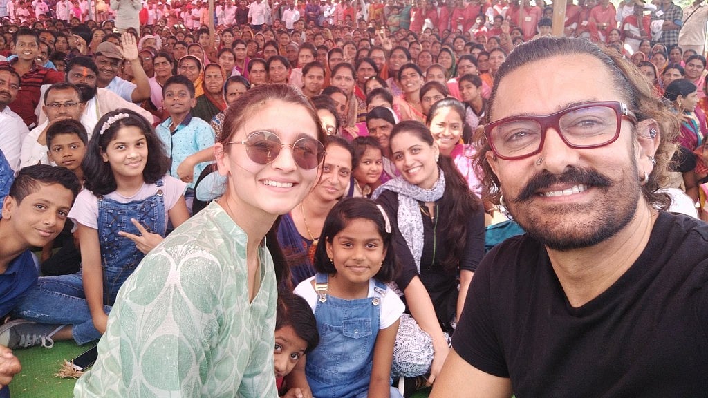 Alia Bhatt poses for a selfie after doing her bit for Aamir Khan’s Paani Foundation.
