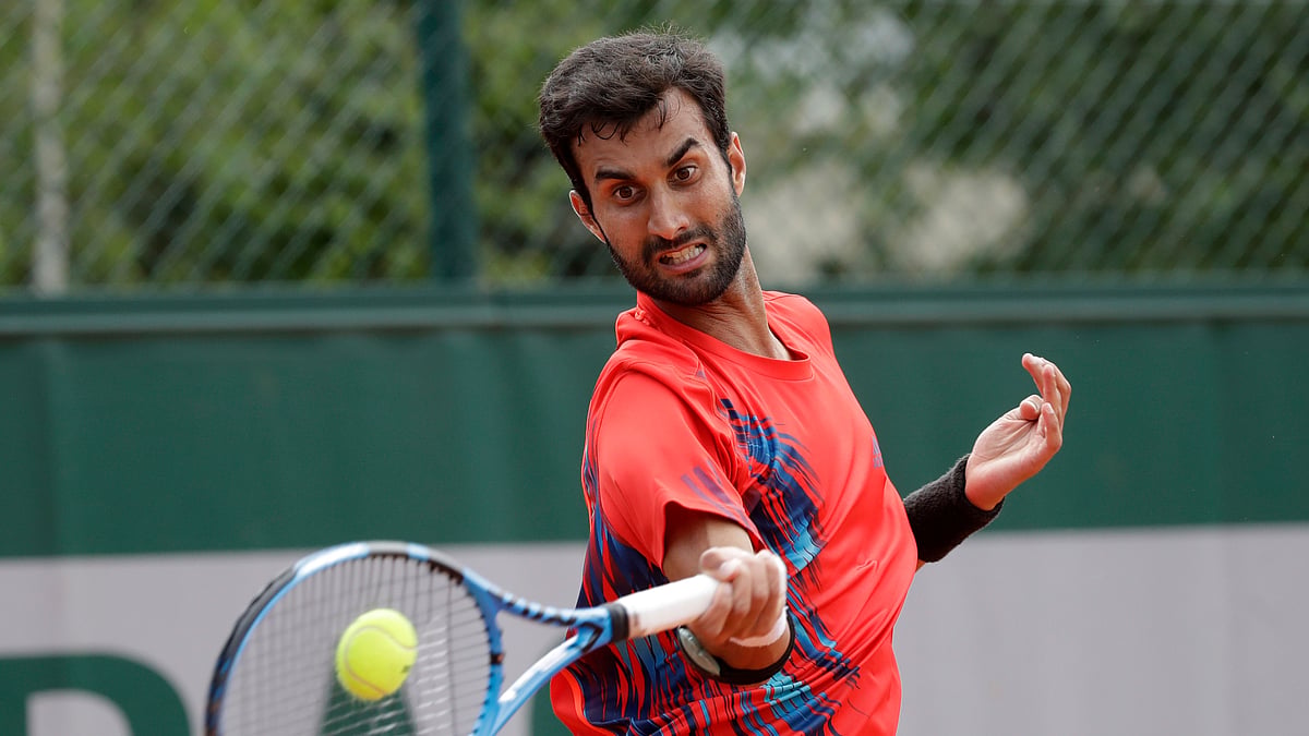 The Indian pair of Yuki Bhambri and Divij Sharan advanced to the men’s doubles second round of the French Open.