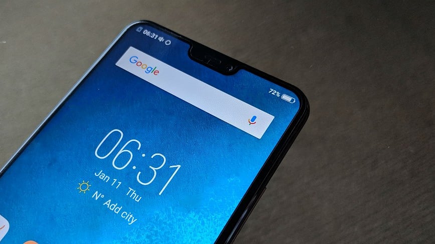 With 90 percent screen ratio, the 6.3-inch sized phone feels compact for its size.&nbsp;