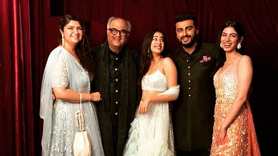 Janhvi, Anshula, Boney, Arjun and Khushi Kapoor at Sonam Kapoor’s reception. (Photo Courtesy: Instagram)