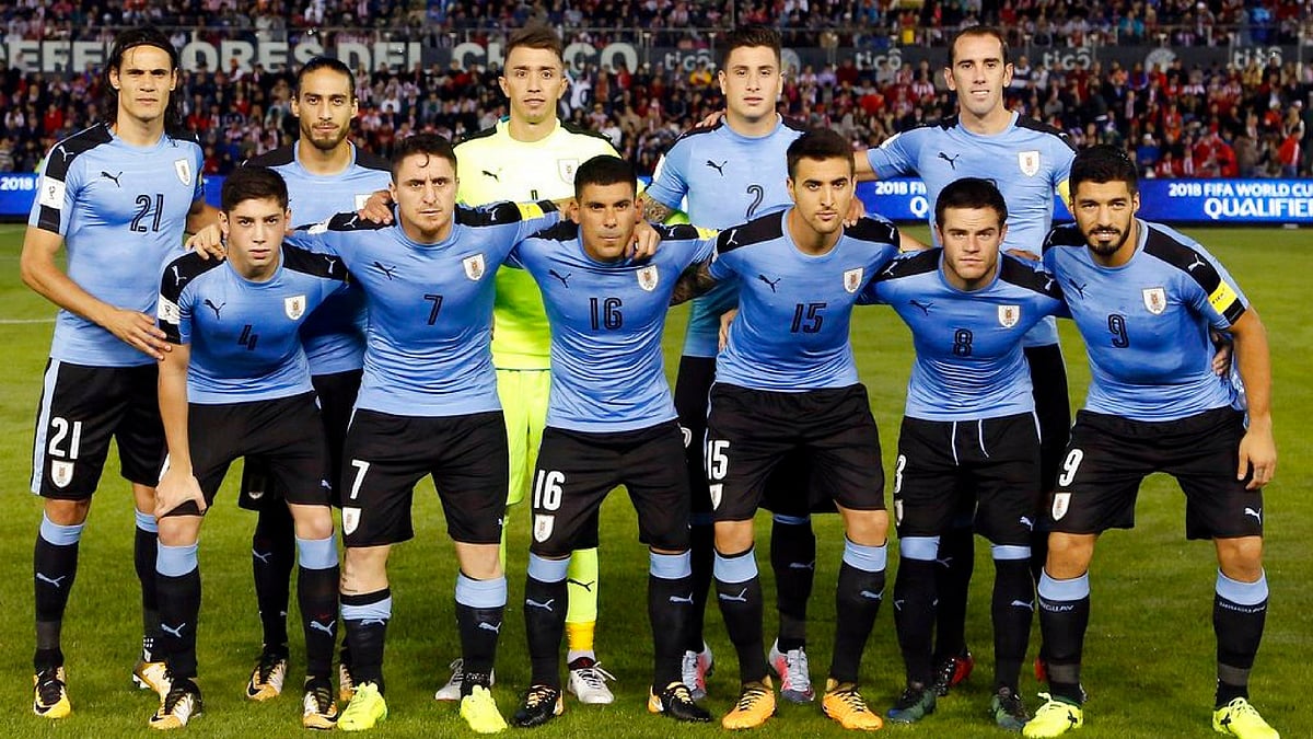 The Uruguayan national team poses for a photo before their World Cup qualifier against Paraguay