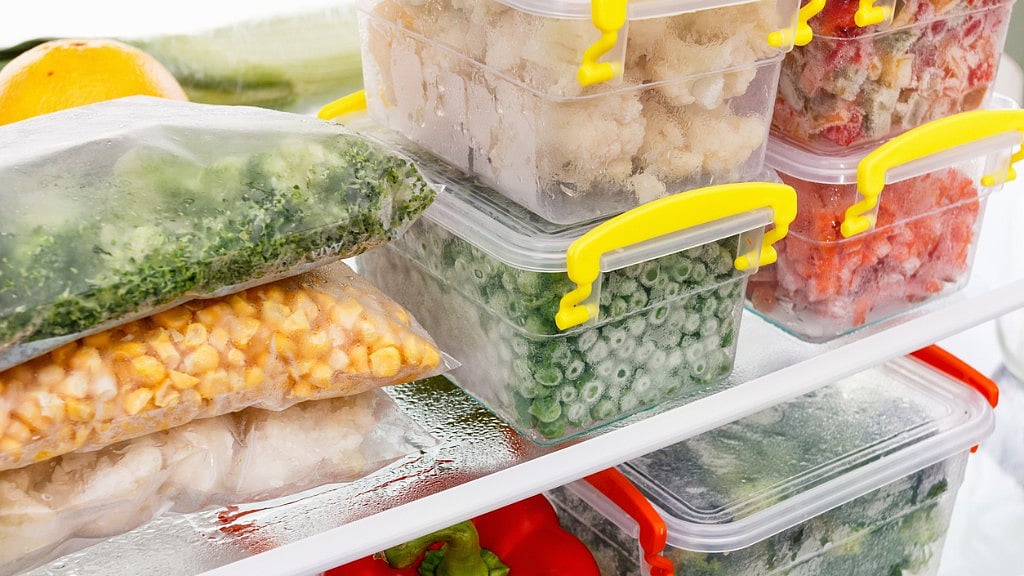 Monsoon spells havoc on food items such as sugar, salt and cookies. Here are a few storage tips to prevent food from getting spoilt. 