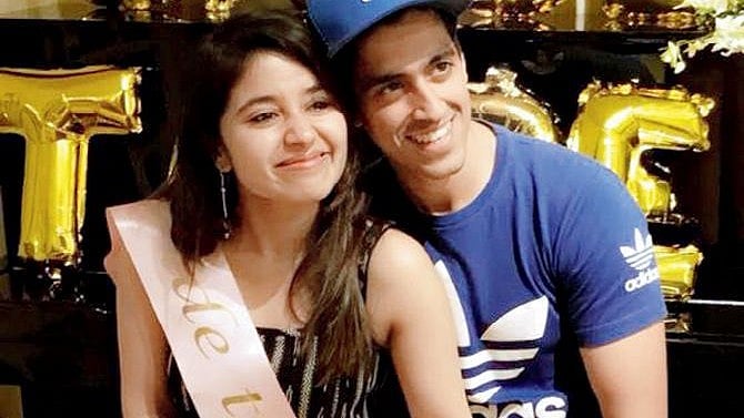 Shweta Tripathi is all set to marry her longtime boyfriend, rapper Chaitanya Sharma aka Slow Cheetah in Goa on 29 June. 