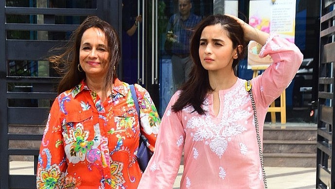 Alia Bhatt spotted with her mother Soni Razdan at an eatery in BKC.