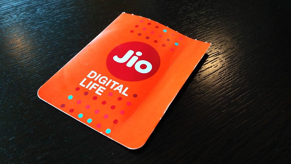 Over 1.95 lakh railway employees will switch to a Jio closed user group soon. 