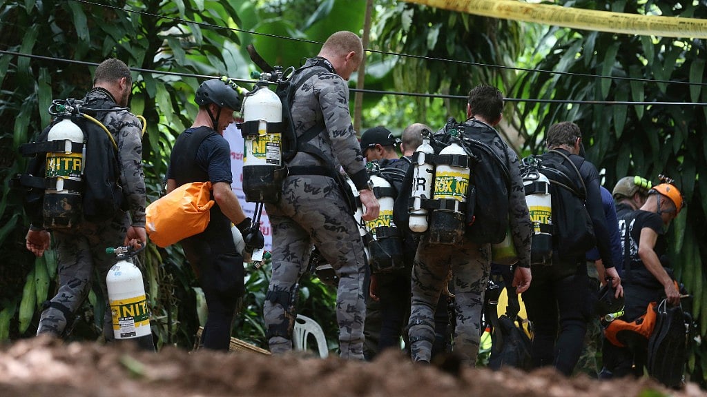 The former Navy SEAL was working in a volunteer capacity.