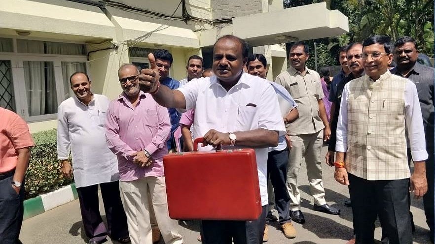 Karnataka Chief Minister HD Kumaraswamy all set to present the budget.&nbsp;