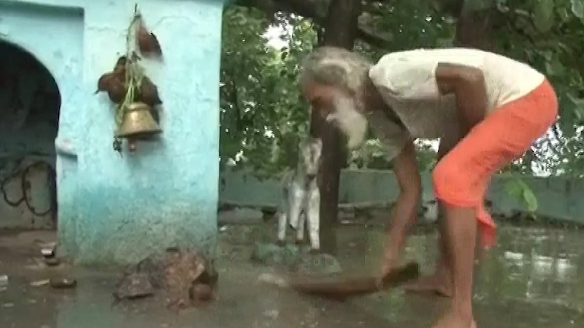 A temple in UP was ‘cleaned’ with ‘Gangajal’ after the visit of a woman.