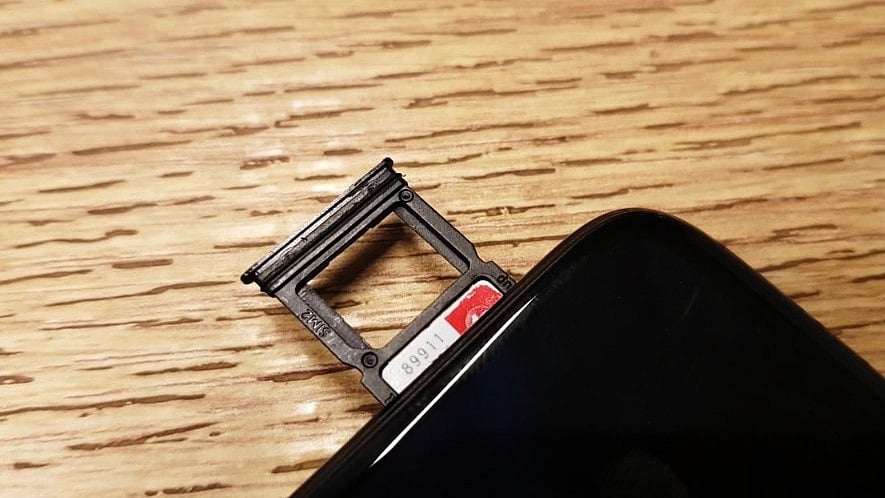 Apple iPhone with dual-SIM support is in the works.