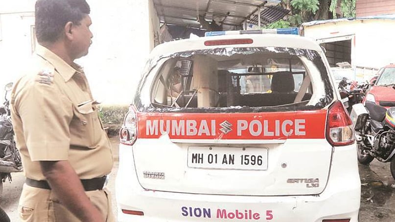 An FIR for rioting and deterring public servants from performing their duties has been registered against 100 odd people after a mob allegedly attacked police personnel outside Sion hospital.