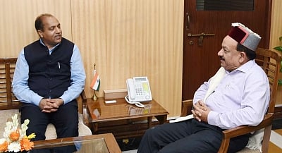 New Delhi: Himachal Pradesh Chief Minister Jai Ram Thakur calls on Union Science and Technology Minister Harsh Vardhan, in New Delhi on July 17, 2018. (Photo: IANS/PIB)