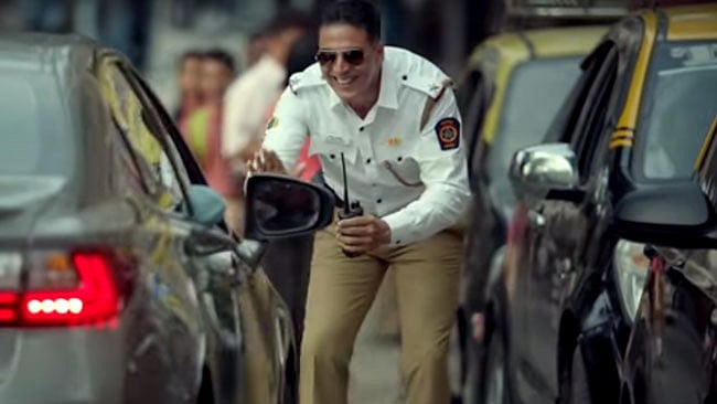 Akshay Kumar turns traffic cop. 