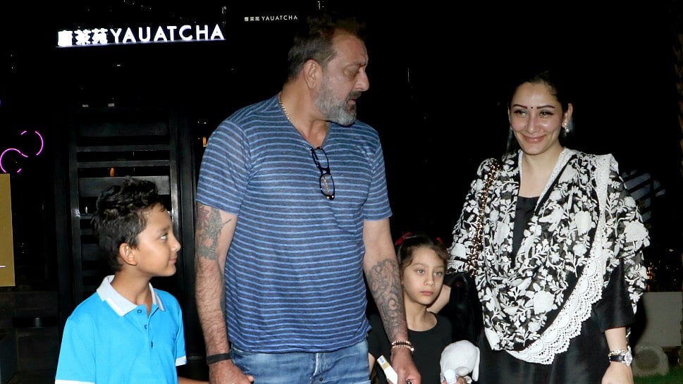 Sanjay Dutt with wife Maanayata and kids.