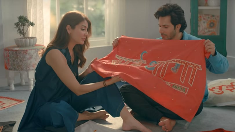 Anushka Sharma and Varun Dhawan reveal the <i>Sui Dhaaga</i> logo.