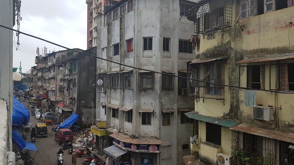 The earnest money deposit for the building is set at Rs 25 lakh, which was to be deposited by 6 August, as per the notice.