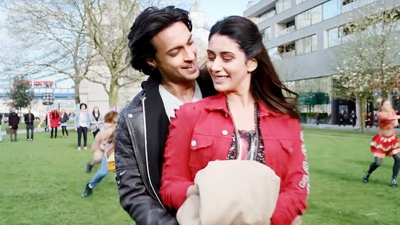 A still from the <i>Loveratri </i>song, <i>Chogada.</i>