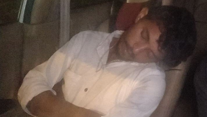 Uber driver sleeps on the passenger seat as Bengaluru man is forced to drive himself home.