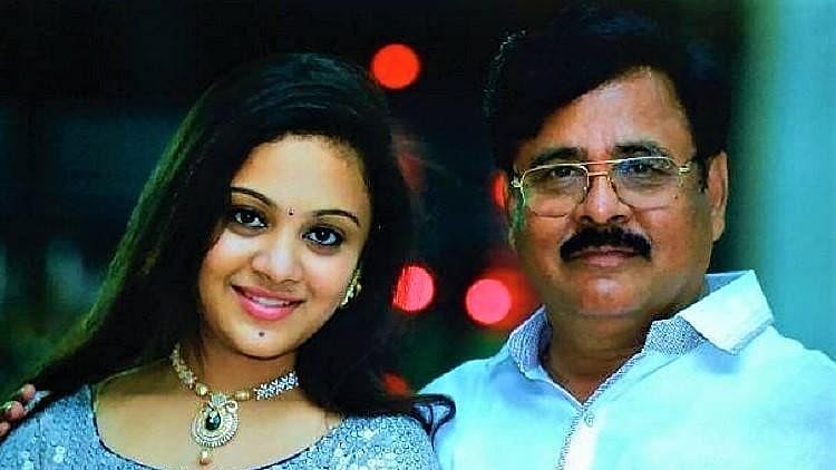 Amrutha Varshini with her father Maruthi Rao, the prime accused in the murder case of Pranay. 