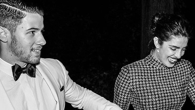 Priyanka Chopra and Nick Jonas snapped in candid happiness at the New York Fashion Week. 