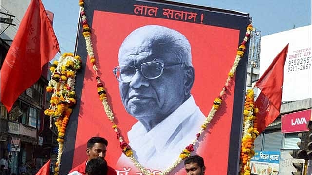 <div class="paragraphs"><p>People paying tribute to Govind Pansare.</p></div>
