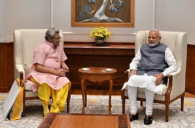New Delhi: All World Gayatri Pariwar head Pranav Pandya calls on Prime Minister Narendra Modi, in New Delhi on Sept 6, 2018. (Photo: IANS/PIB)