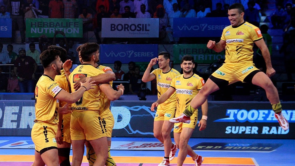 Titans’ Abozar Mighani and Vishal Bhardwaj kept the UP Yoddha raiders quiet for most part of the match.